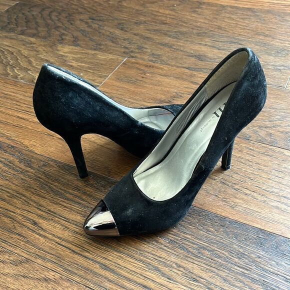 Black faux suede size 6.5 women’s heels with metal / metallic toe - Picture 4 of 12